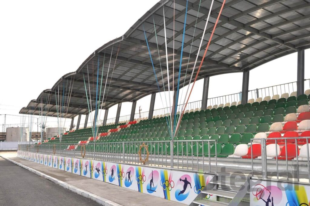 curved grandstand